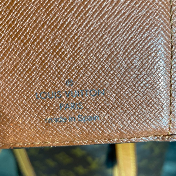 Authentic Louis Vuitton Monogram Bucket Bag and Louis Vuitton Kisslock Wallet - Picture 11 of 17